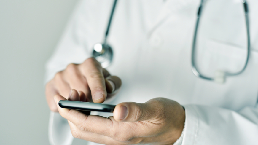Nurse & Doc är en digital plattform i form av en app där vårdgivare och vårdpersonal kan mötas. Foto: Shutterstock